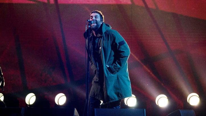 Brit Awards: Liam Gallagher Performs 'Live Forever' for Manchester Tribute