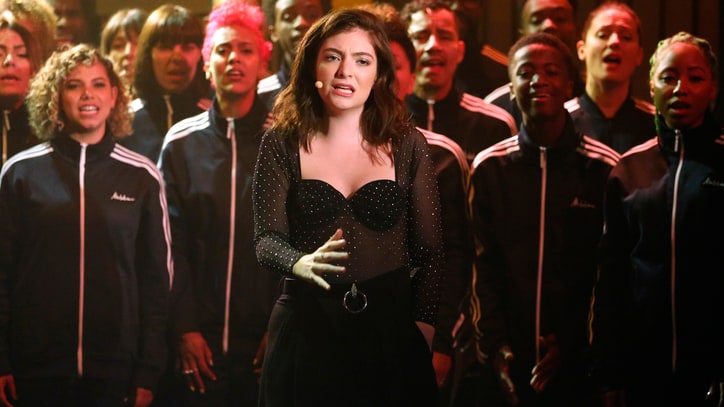 See Lorde Belt 'Perfect Places' With Choir on 'Seth Meyers'