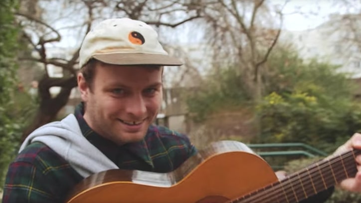 See Mac DeMarco Perform Acoustic Songs While Strolling French Dog Park