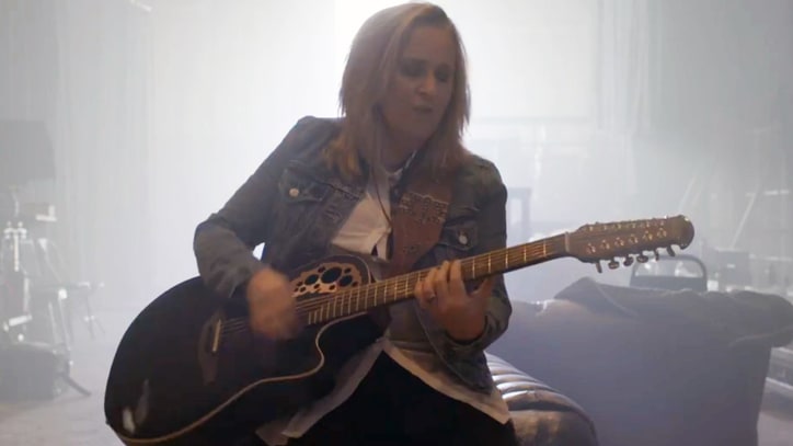 See Melissa Etheridge's Fiery Cover of Sam & Dave's 'Hold On, I'm Coming'