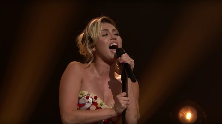 Watch Miley Cyrus' Steamy Bob Dylan Cover With the Roots on 'Fallon'