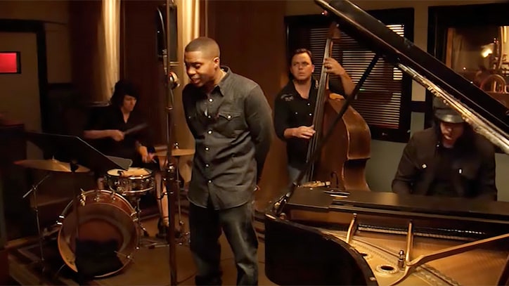 See Nas, Jack White Perform Breathless 1920s Version of 'One Mic'