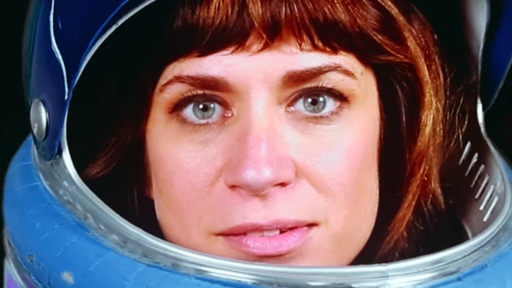 Nicole Atkins Announces Spring Tour, Drops 'Brokedown Luck' Video