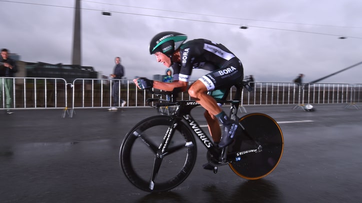 Tour de France Cyclist Shows Off Hideous Veiny Legs From Grueling Race