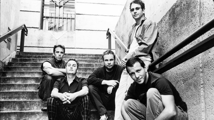 How Pearl Jam Reckoned With 9/11, Roskilde Tragedy on 'Riot Act'