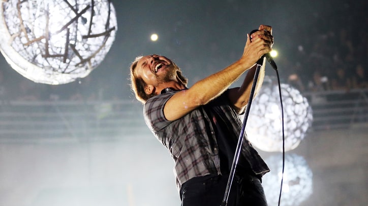 Watch Pearl Jam Dedicate 'Can't Deny Me' Live Debut to Parkland Students