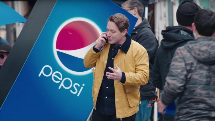 Watch 'SNL' Spoof Kendall Jenner's 'Tone-Deaf' Pepsi Ad