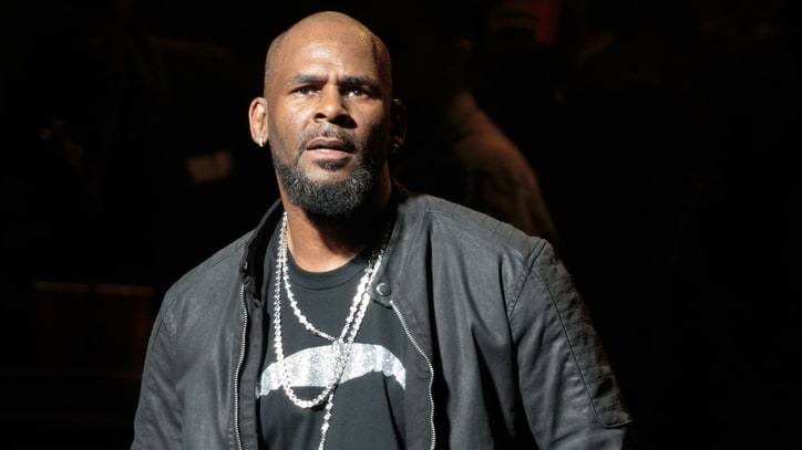 R. Kelly's Lawyer, Publicist Sever Ties With Singer