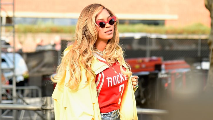 Random Notes: See the Latest Photos of Music's Biggest Names and More