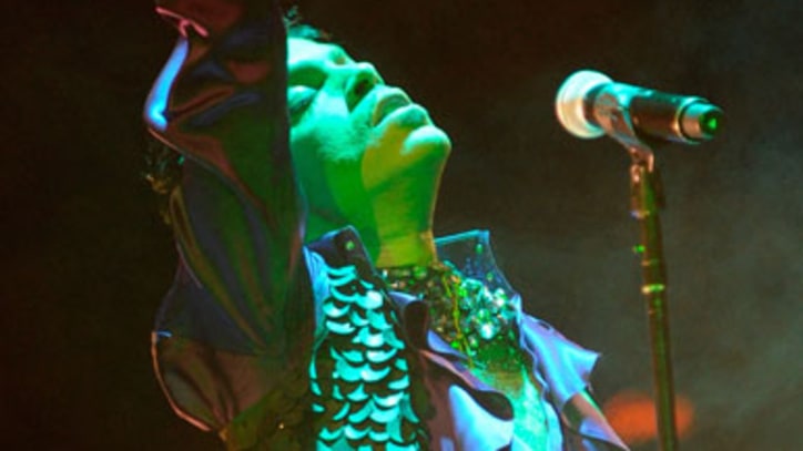 Digest: Prince Adds Another Show in NYC; Courtney Love's Twitter Account Disappears