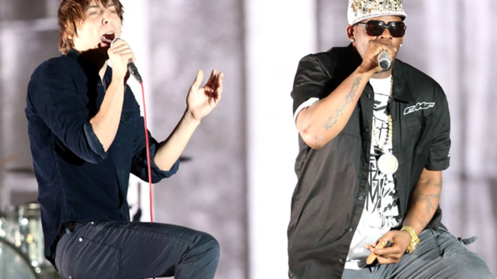 Coachella 2013: Phoenix Bring Out R. Kelly for Triumphant Headlining Set