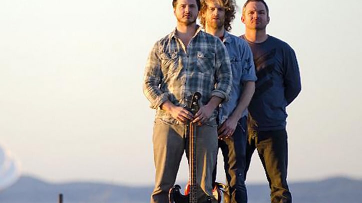 Dispatch Dig Into 'Get Ready Boy' Live – Song Premiere