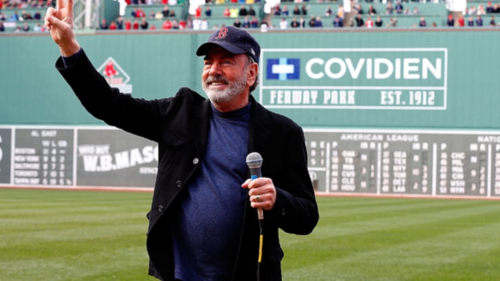 Neil Diamond Writing Song Inspired By Boston Marathon Bombing