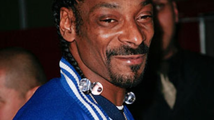 Digest: Snoop Dogg Announces 'Doggumentary'; Spike Jonze Turns Arcade Fire Video Into Short Film