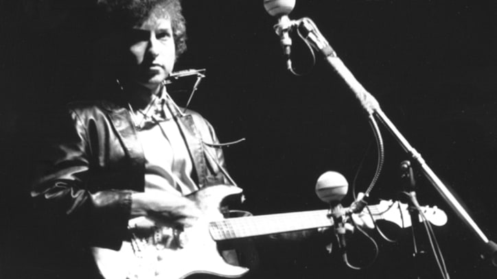 Bob Dylan's 1965 Newport Folk Festival Electric Guitar Going to Auction