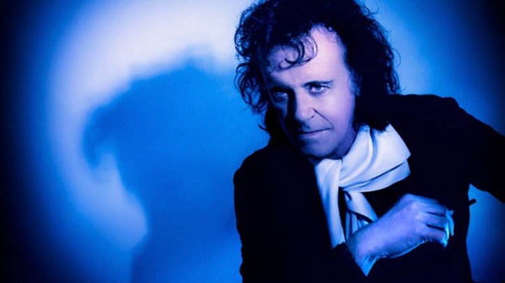Donovan Returns to Nashville on New LP 'Shadows of Blue'