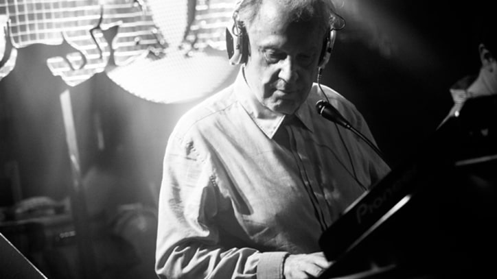 Giorgio Moroder Sits Down for Lengthy Fireside Chat, Plays Influential Tracks