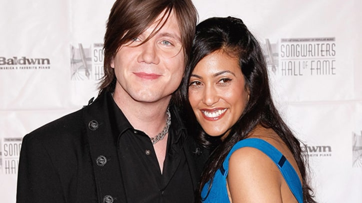 Goo Goo Dolls Frontman John Rzeznik Marries Longtime Girlfriend