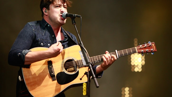 Mumford & Sons Graduate to the Main Stage at Lollapalooza