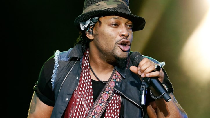 D'Angelo Cancels Shows for 'Medical Emergency'