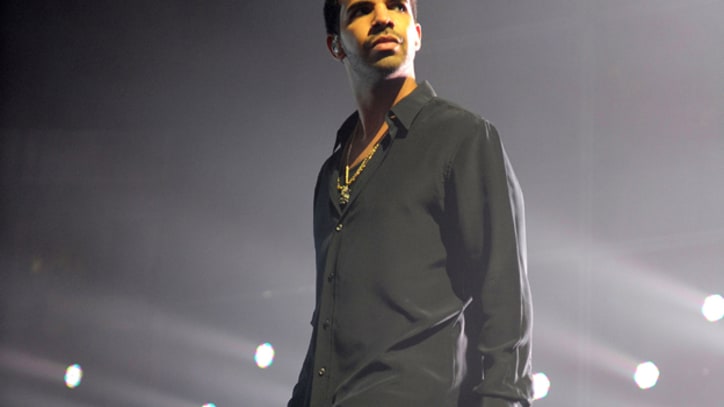 Drake Premieres New Single 'Hold on We're Going Home'