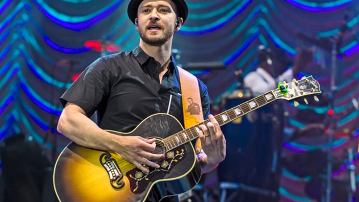 Justin Timberlake Re-Opens Maxwell's for One Song