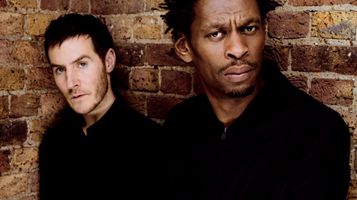 Massive Attack Cover Streisand, Nirvana in Provocative New Show