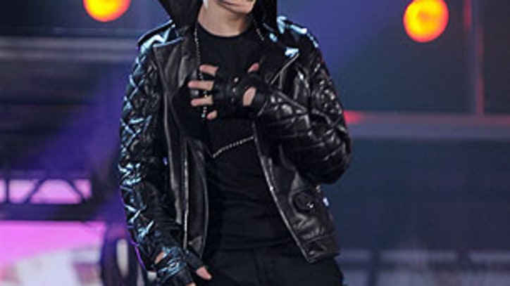 Digest: Justin Bieber Scores at Box Office; Madonna's New Album