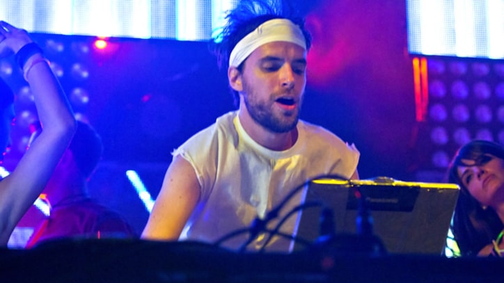 Girl Talk Debuts New Song with Freeway