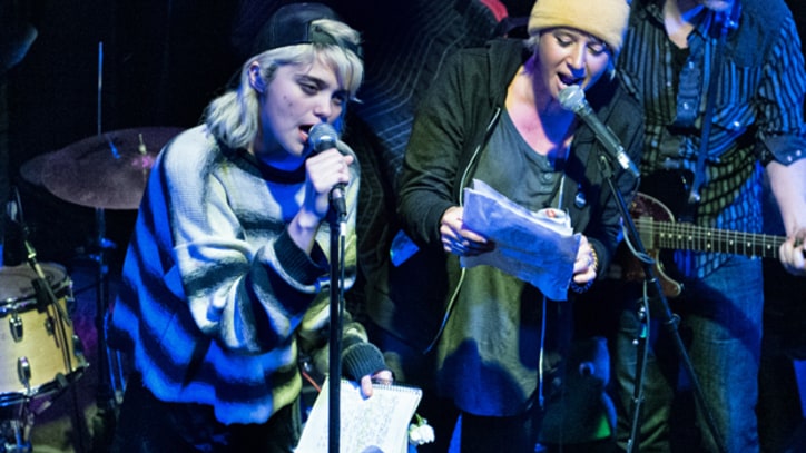 Cat Power and Sky Ferreira Duet at Elliott Smith Tribute Show