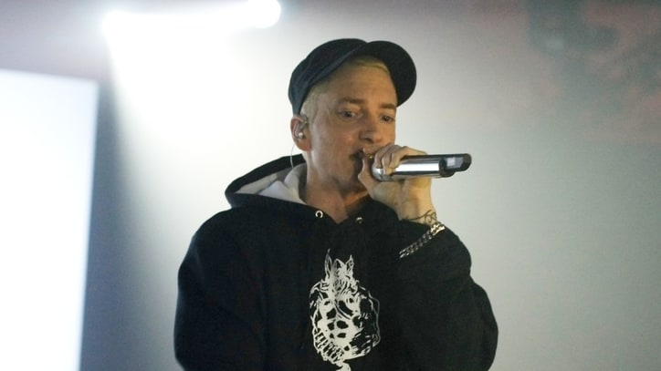 On the Charts: Eminem Scrambles Back to the Top