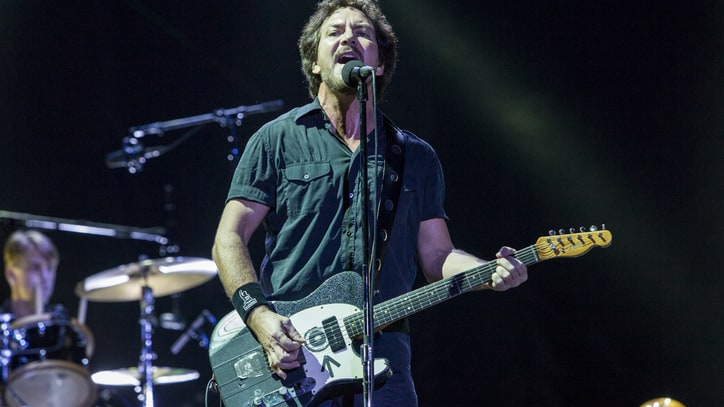 Pearl Jam Strike Home With 'Lightning Bolt' Tour Closer