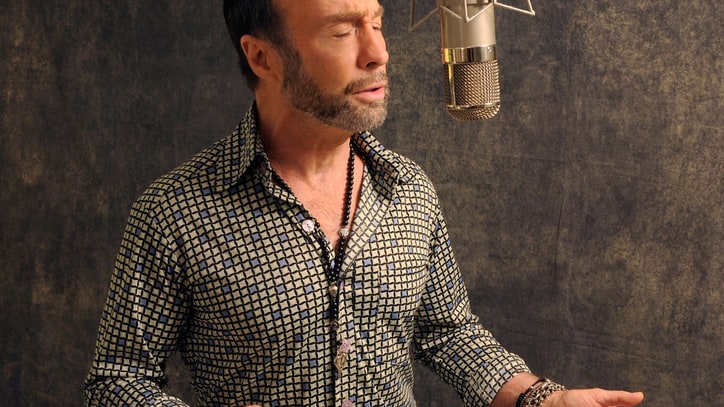 Paul Rodgers Wails Otis Redding's 'I've Been Loving You Too Long'
