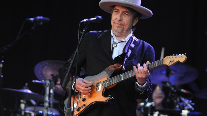 Rumor Control: Bob Dylan Did Not Join Twitter Today