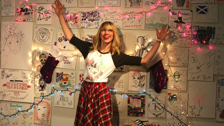 It’s a Brooke White Christmas at Yahoo Music!