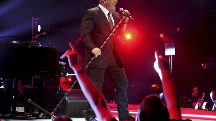 Billy Joel Leads Hometown Sing-Alongs at New Year's Show in Brooklyn