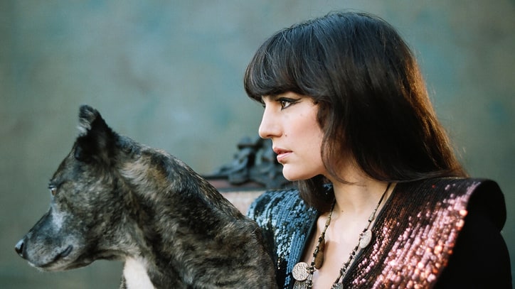 Juliette Commagere Remixes 'Vampire' - Song Premiere