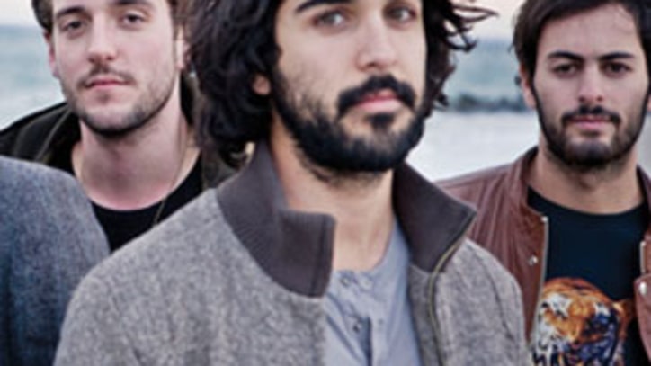 California Quintet Young the Giant Perform Mellow, Acoustic Version of 'Apartment'