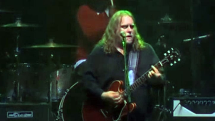 Exclusive Video: Warren Haynes Performs Track From Old-School Soul Album 'Man In Motion'