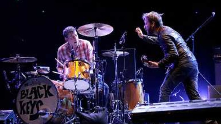 Kings of Leon, Robyn, Black Keys Rock Coachella's First Day
