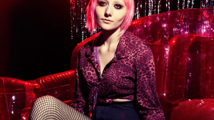 Jessica Lea Mayfield Makes Her Head Sing - Song Premiere