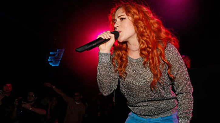 UK Pop Star Katy B Erupts Onto New York Fashion Week Scene