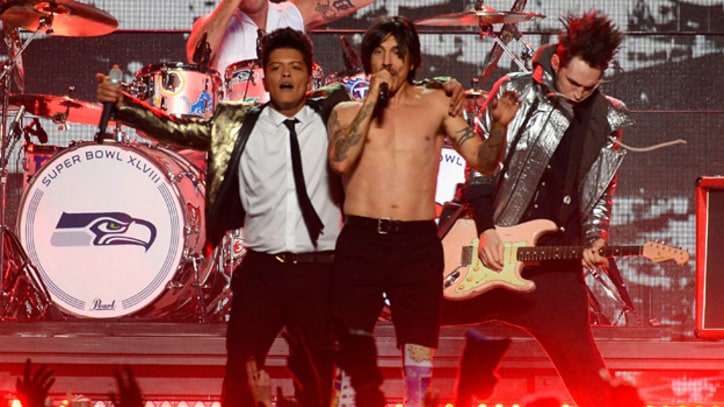Bruno Mars Brings Drum Solos, Chili Peppers, Nostalgia to Super Bowl