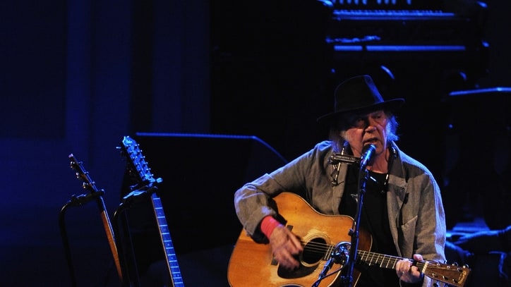 Neil Young Books Pair of Solo Acoustic Concerts In Los Angeles
