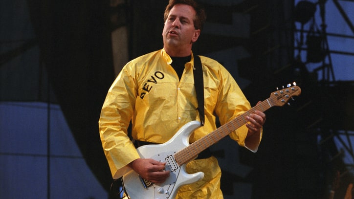 Devo Seeking Donations To Aid Bob Casale's Family