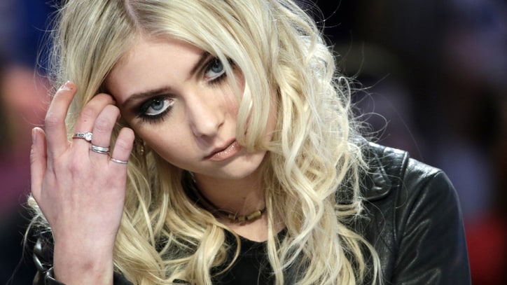 Taylor Momsen Discusses Her Naked Album Cover