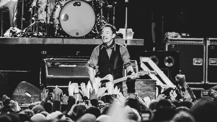 Bruce Springsteen Launches U.S. 'High Hopes' Tour With NCAA Blowout