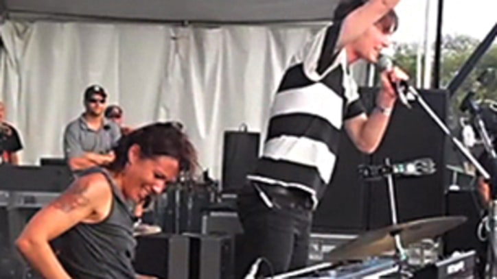 Matt & Kim Behind the Scenes Lollapalooza 2010