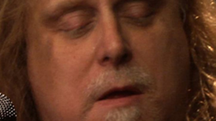 Live at Rolling Stone: Warren Haynes Performs 'Railroad Boy'