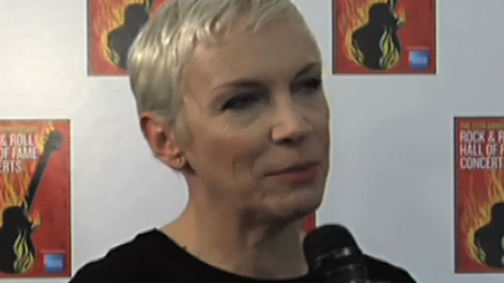 Jeff Beck, Aretha Franklin, Ozzy Osbourne and Annie Lennox Encourage Young Rockers Backstage at Hall of Fame Concert